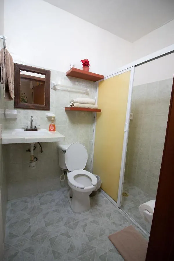 La Casa Del Almendro Hotel Playa del Carmen Guest house