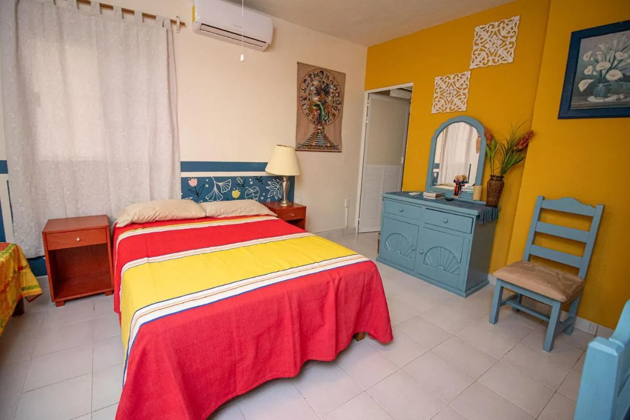 Pensión Hotel La Casa Del Almendro Playa del Carmen México