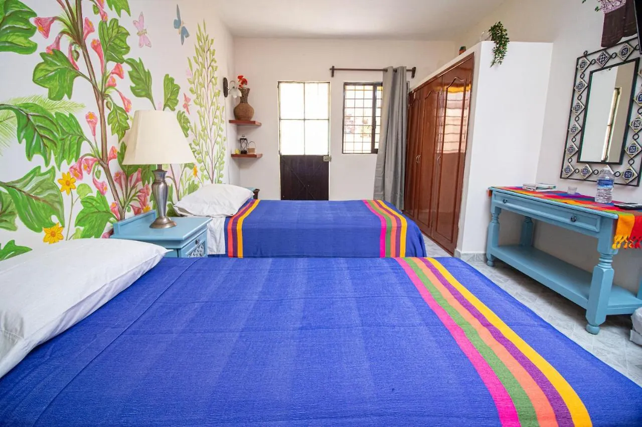 Pensión Hotel La Casa Del Almendro Playa del Carmen México