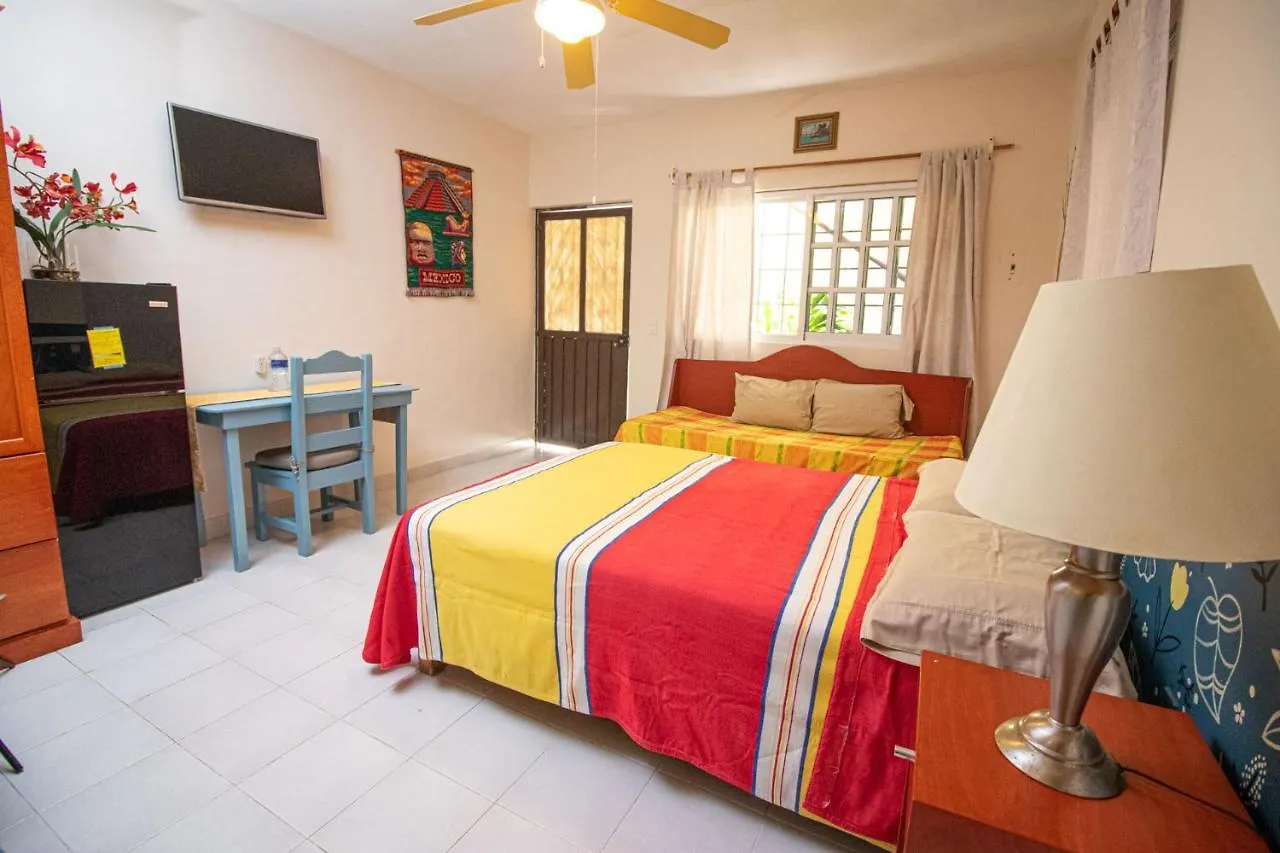 Pensión Hotel La Casa Del Almendro Playa del Carmen