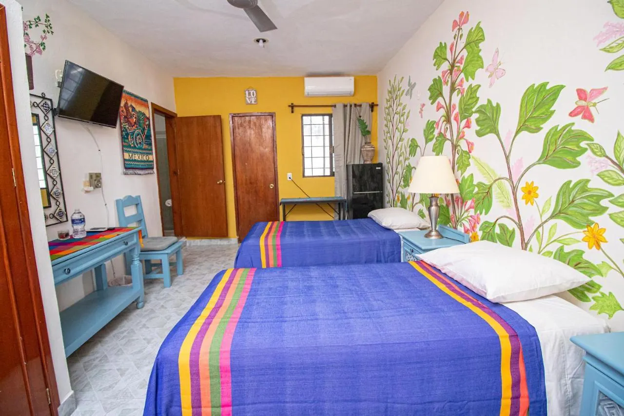 Hotel La Casa Del Almendro Playa del Carmen México